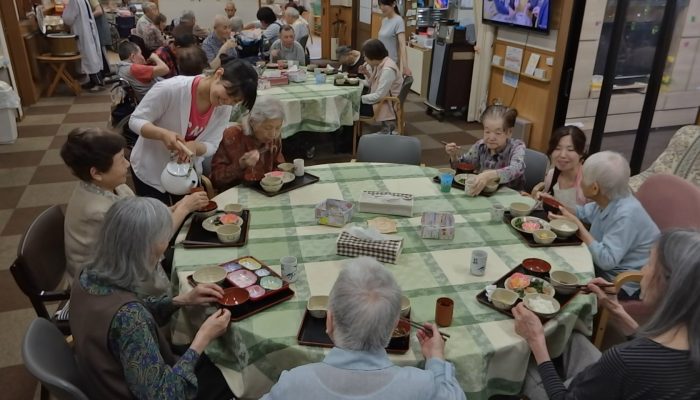 ご利用者様のお食事の様子