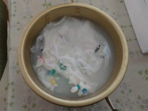 ミョウバンで煮出し